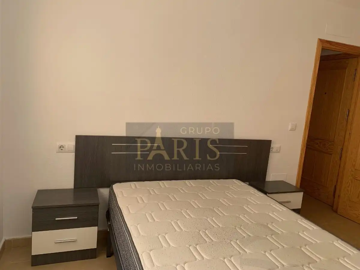 Habitación de Piso de alquiler en La Unión con Trastero y Amueblado