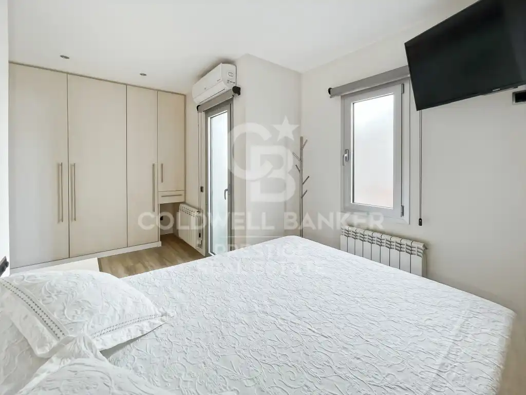 Dormitori de Àtic en venda en Barcelona amb Aire condicionat, Terrassa i Moblat