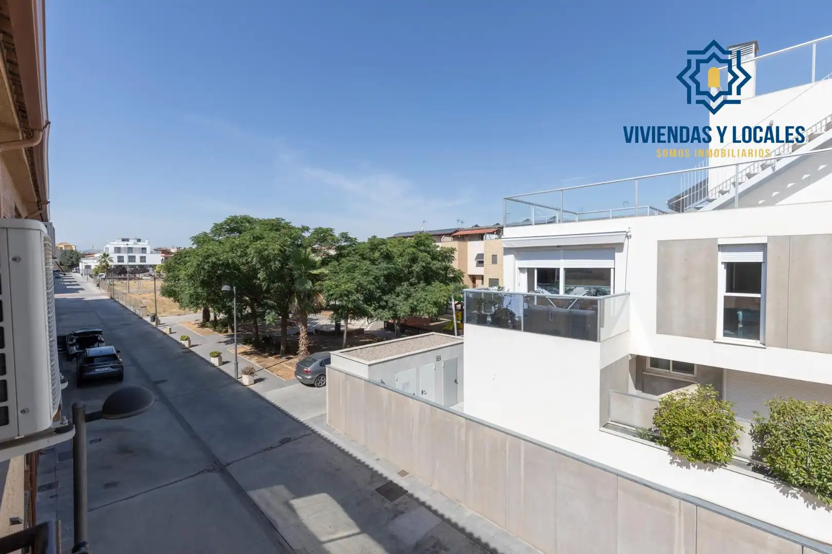 Vista exterior de Casa adosada en venda en Armilla amb Calefacció