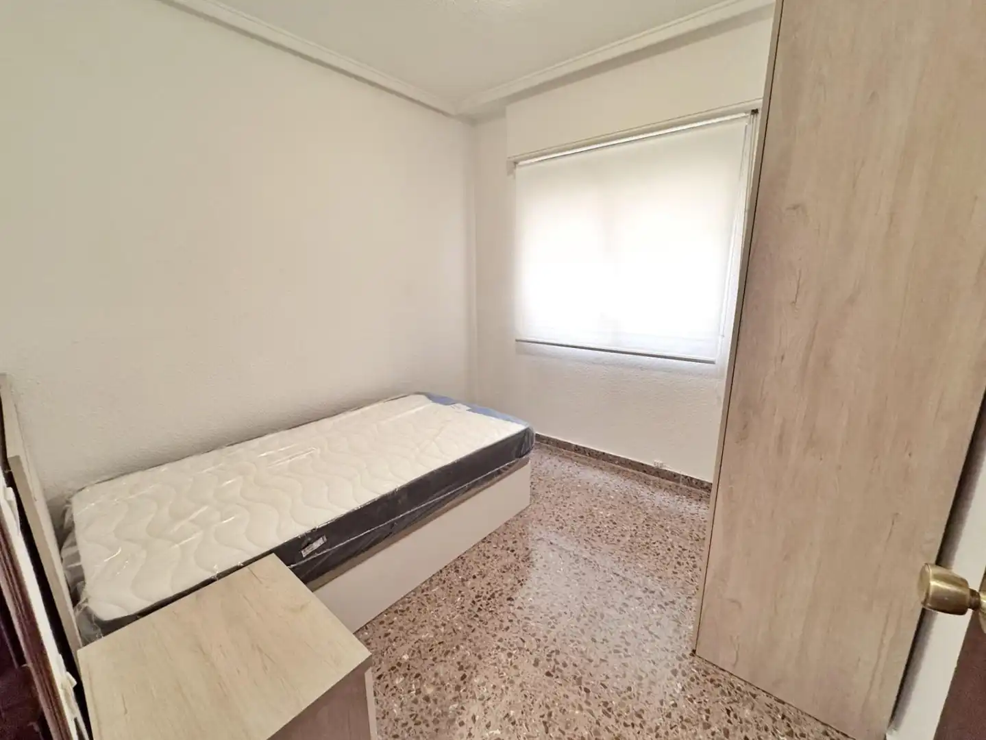 Habitación de Piso de alquiler en Petrer con Aire acondicionado, Amueblado y Balcón