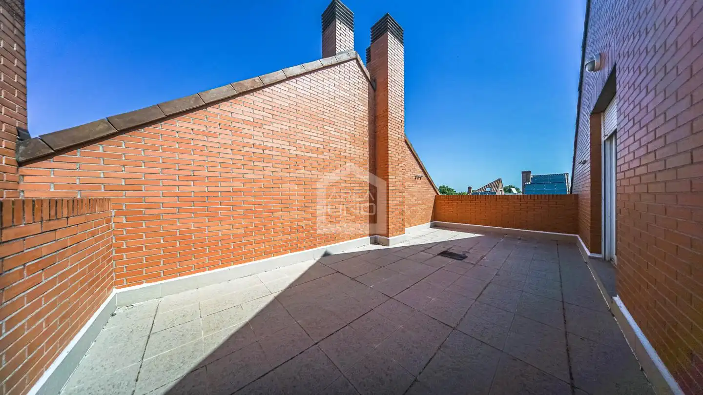 Terraza de Casa adosada en venta en Villaviciosa de Odón con Calefacción, Jardín privado y Parquet