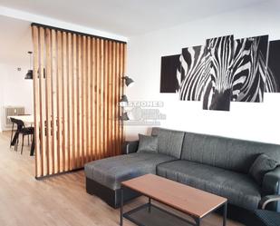 Living room of Flat to rent in  Granada Capital  with Air Conditioner, Heating and Terrace