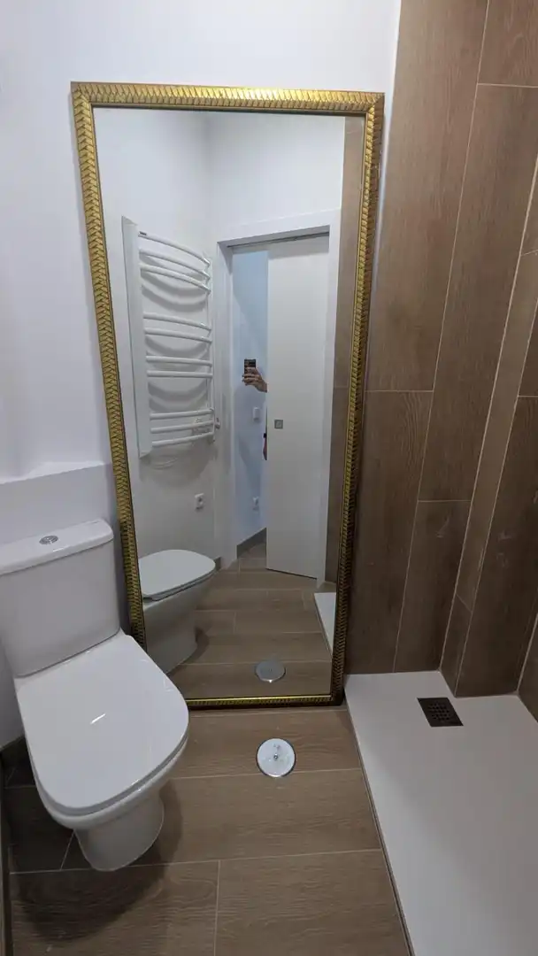 Badezimmer von Wohnungen zur Miete in Madrid mit Klimaanlage und Heizung