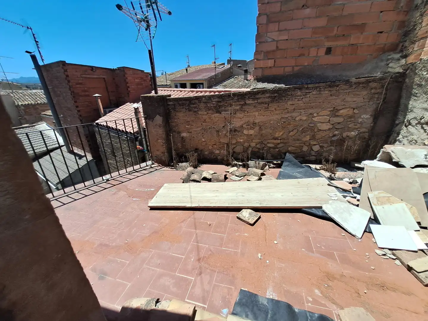 Terrassa de Finca rústica en venda en Benissanet amb Jardí privat, Terrassa i Traster