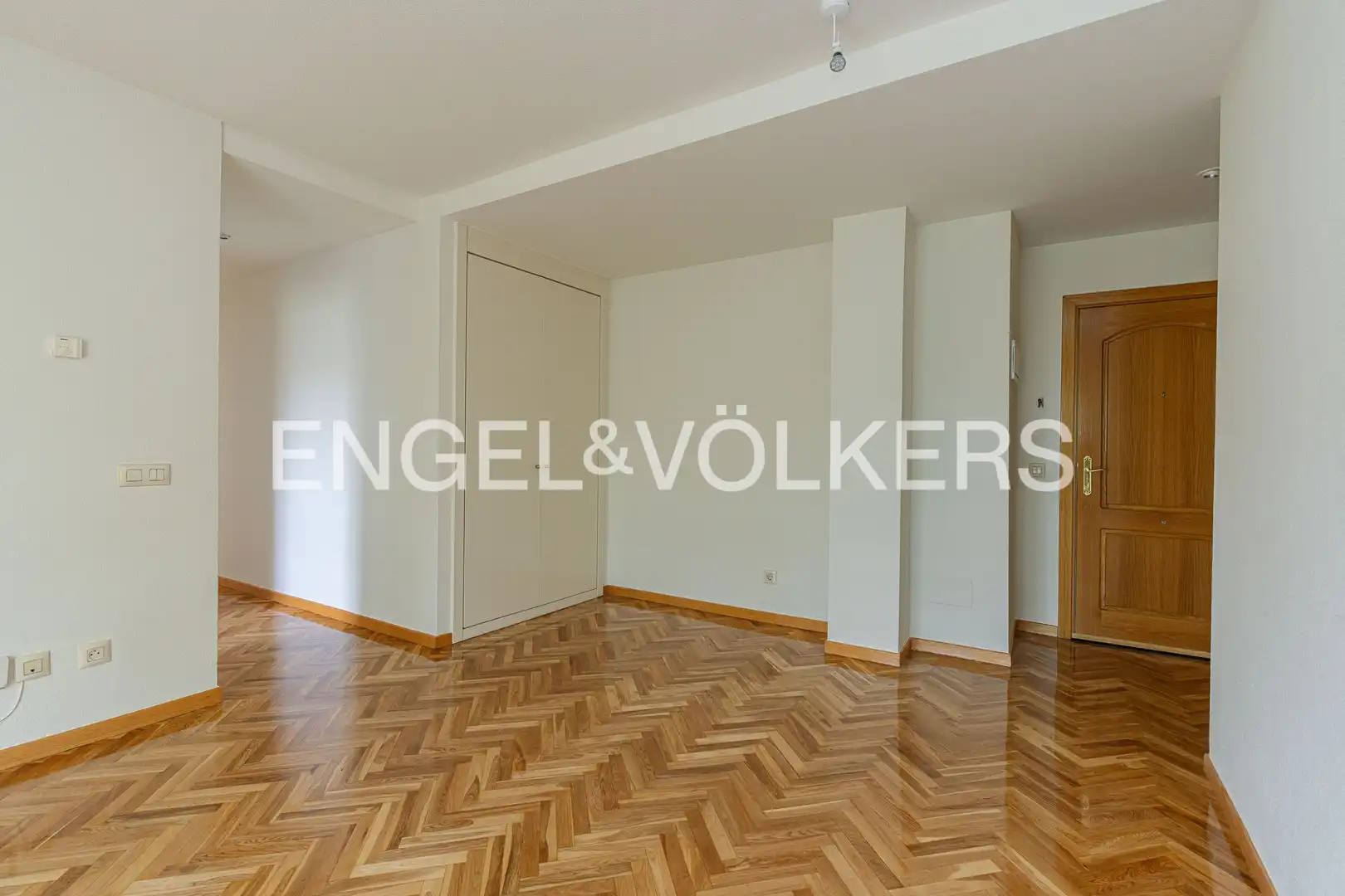 Sala de estar de Piso de alquiler en Pozuelo de Alarcón con Aire acondicionado, Calefacción y Parquet