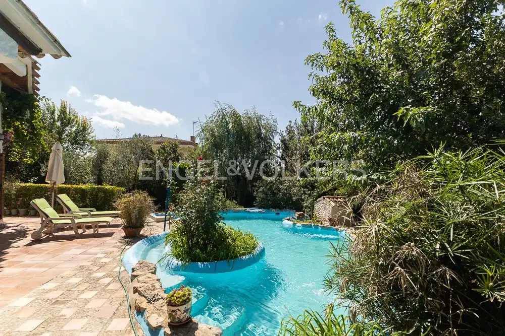 Piscina de Casa o chalet en venta en Requena con Aire acondicionado, Calefacción y Jardín privado