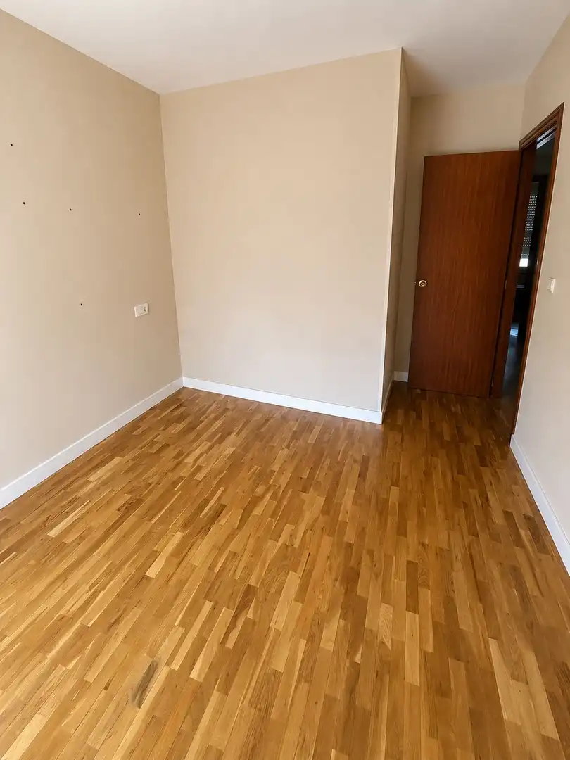 Dormitori de Casa adosada en venda en San Andrés del Rabanedo amb Calefacció i Terrassa