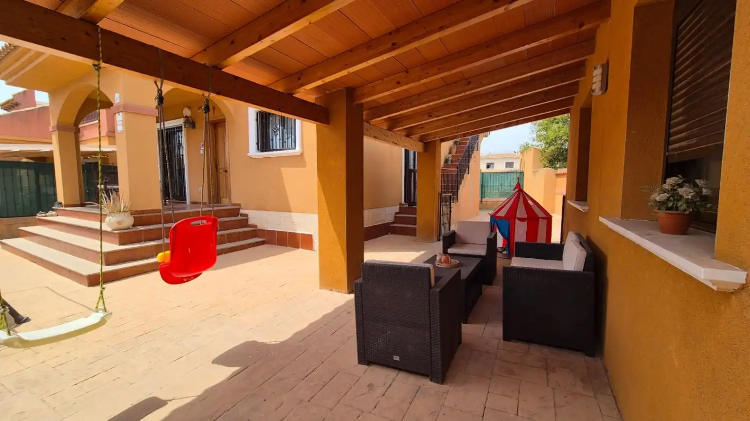 Terrassa de Casa o xalet en venda en Torrevieja amb Aire condicionat, Jardí privat i Terrassa