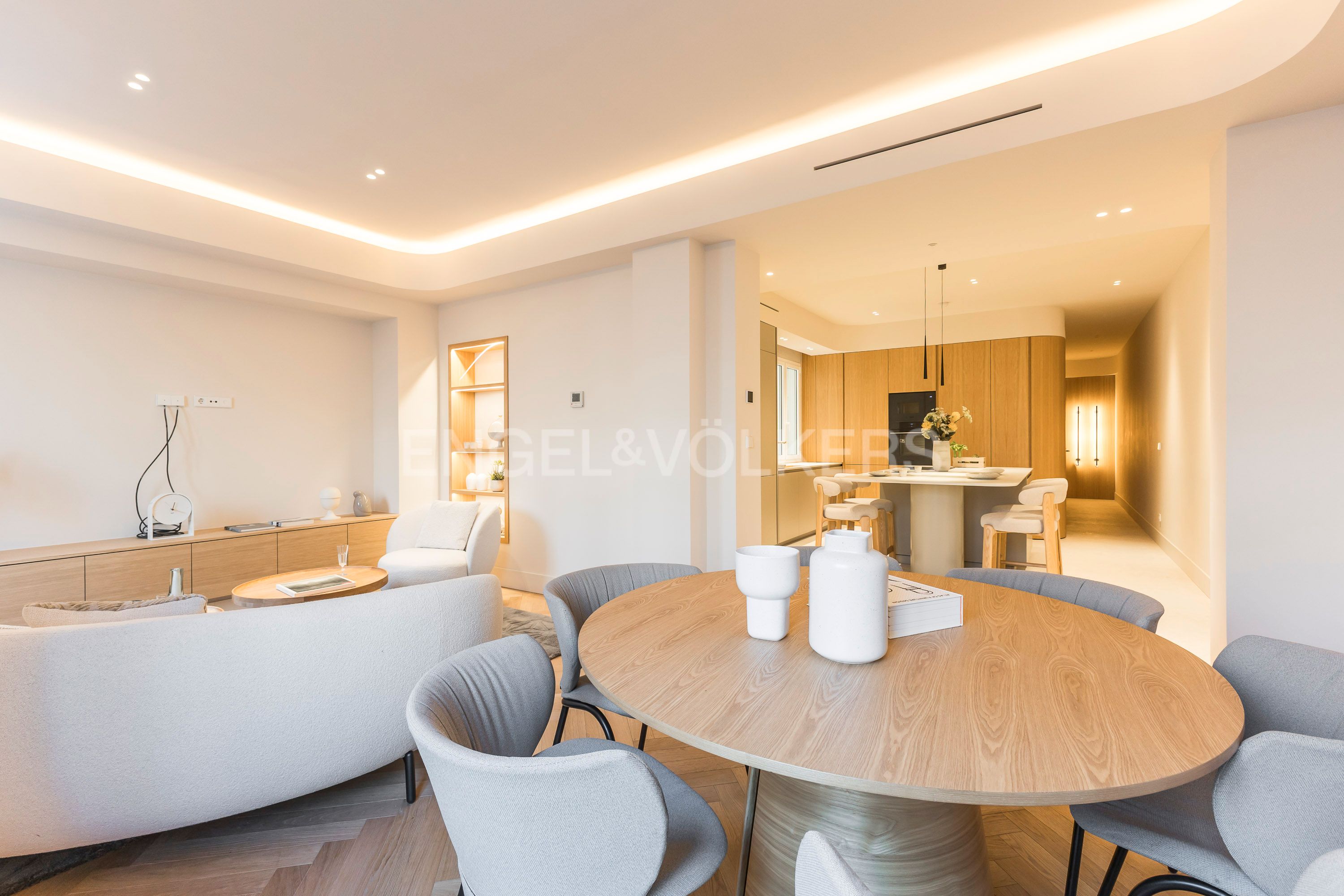 Living room of Flat for sale in  Madrid Capital  with Air Conditioner, Heating and Storage room