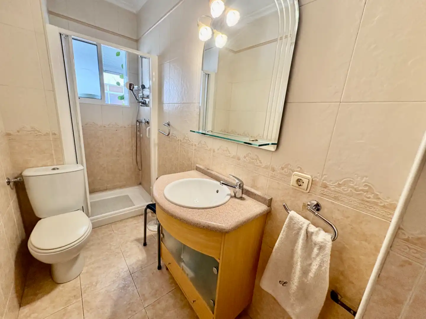 Badezimmer von Wohnung zum Verkauf in Valladolid mit Heizung, Parkett und Terrasse