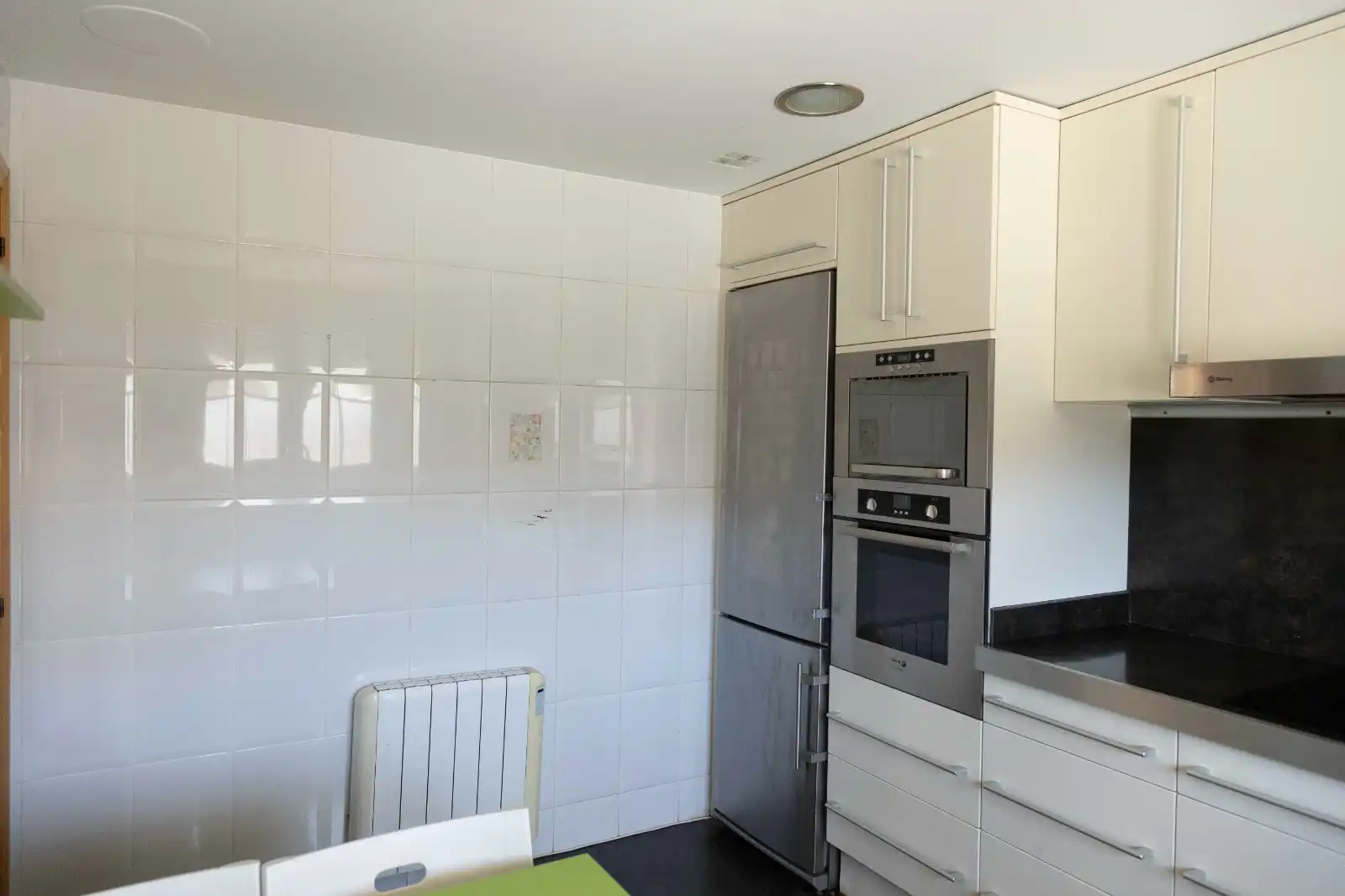 Cuina de Casa adosada en venda en Zaragoza amb Aire condicionat, Calefacció i Jardí privat