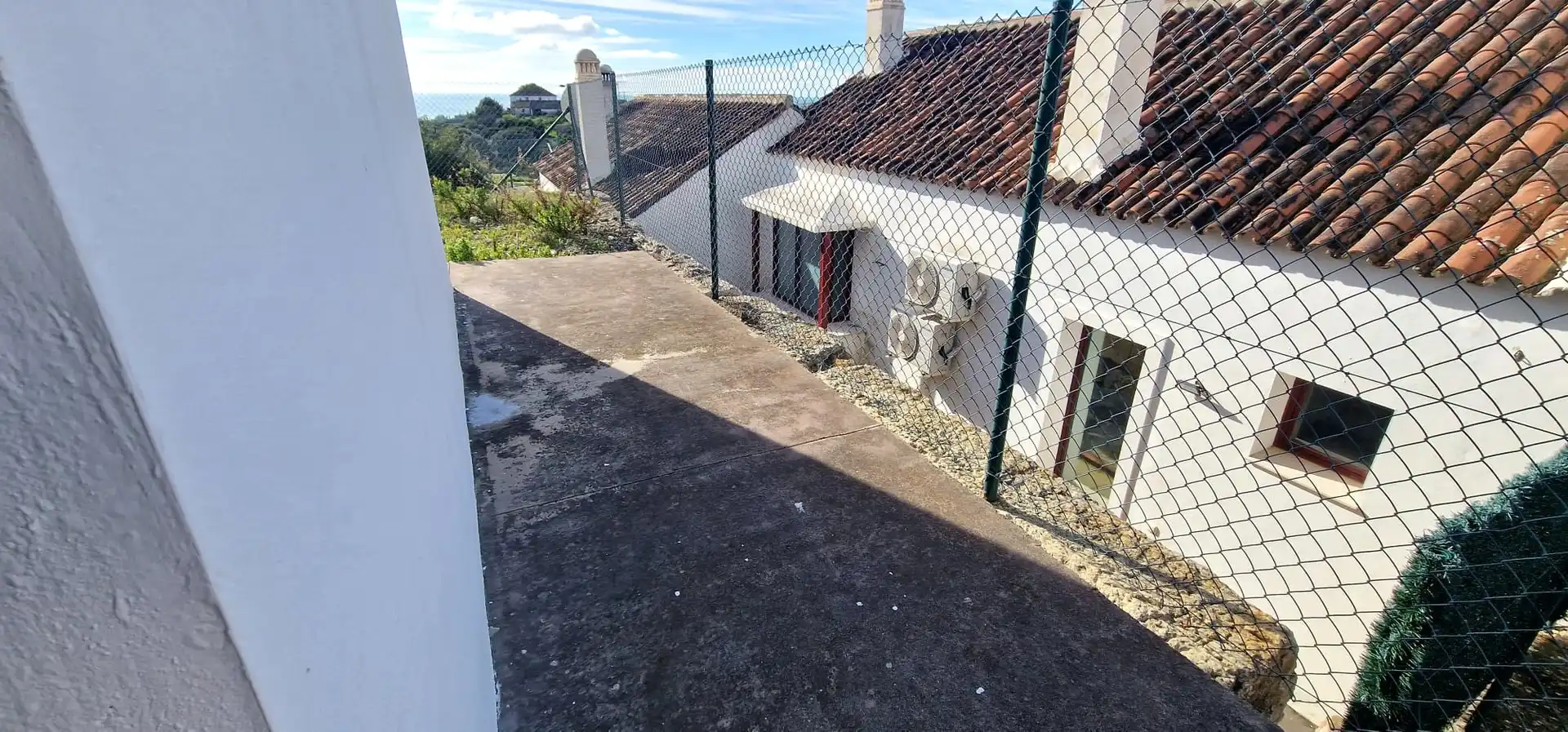 Außenansicht von Einfamilien-Reihenhaus zum Verkauf in Cártama mit Privatgarten und Terrasse