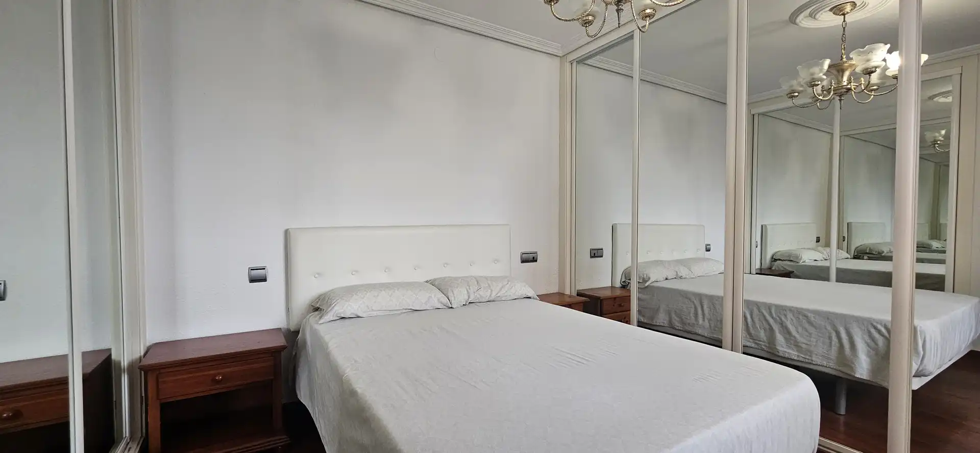 Schlafzimmer von Wohnung zum Verkauf in Benidorm mit Parkett, Schwimmbad und Möbliert