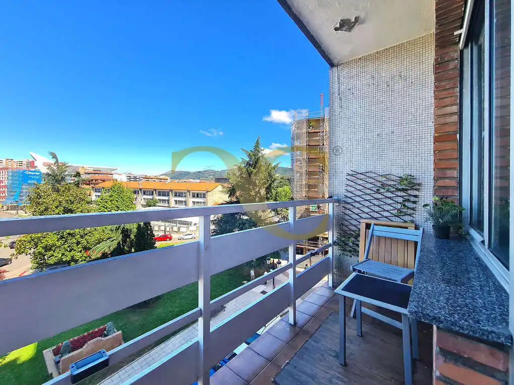 Appartamento con terrazza in vendita a Calle Pérez de la Sala