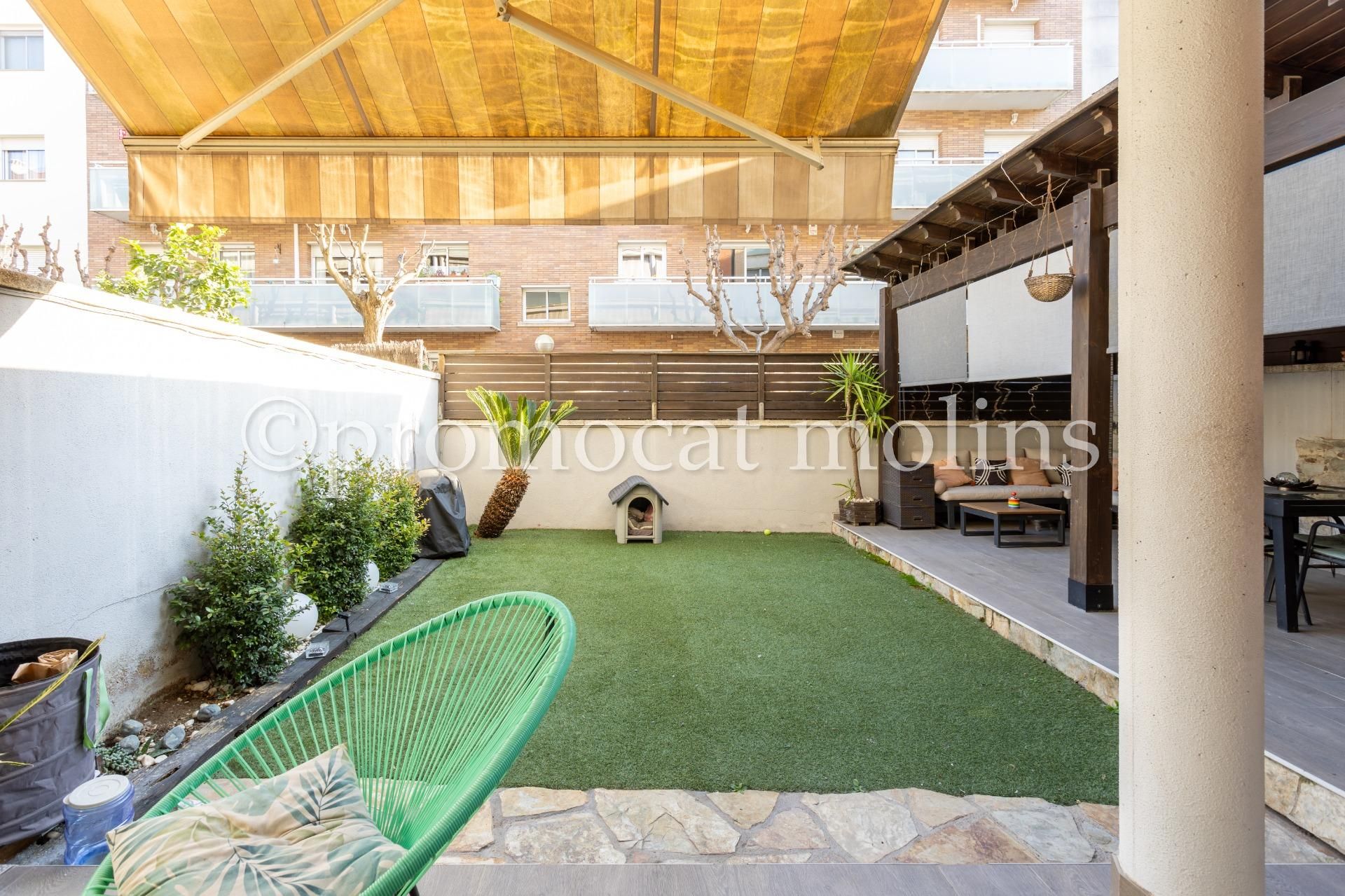 Terrassa de Planta baixa en venda en Molins de Rei amb Aire condicionat, Calefacció i Jardí privat