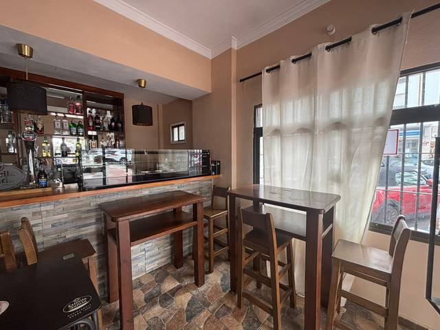 Local comercial en Alquiler en Avenida Gamonal en Parque de la Paloma