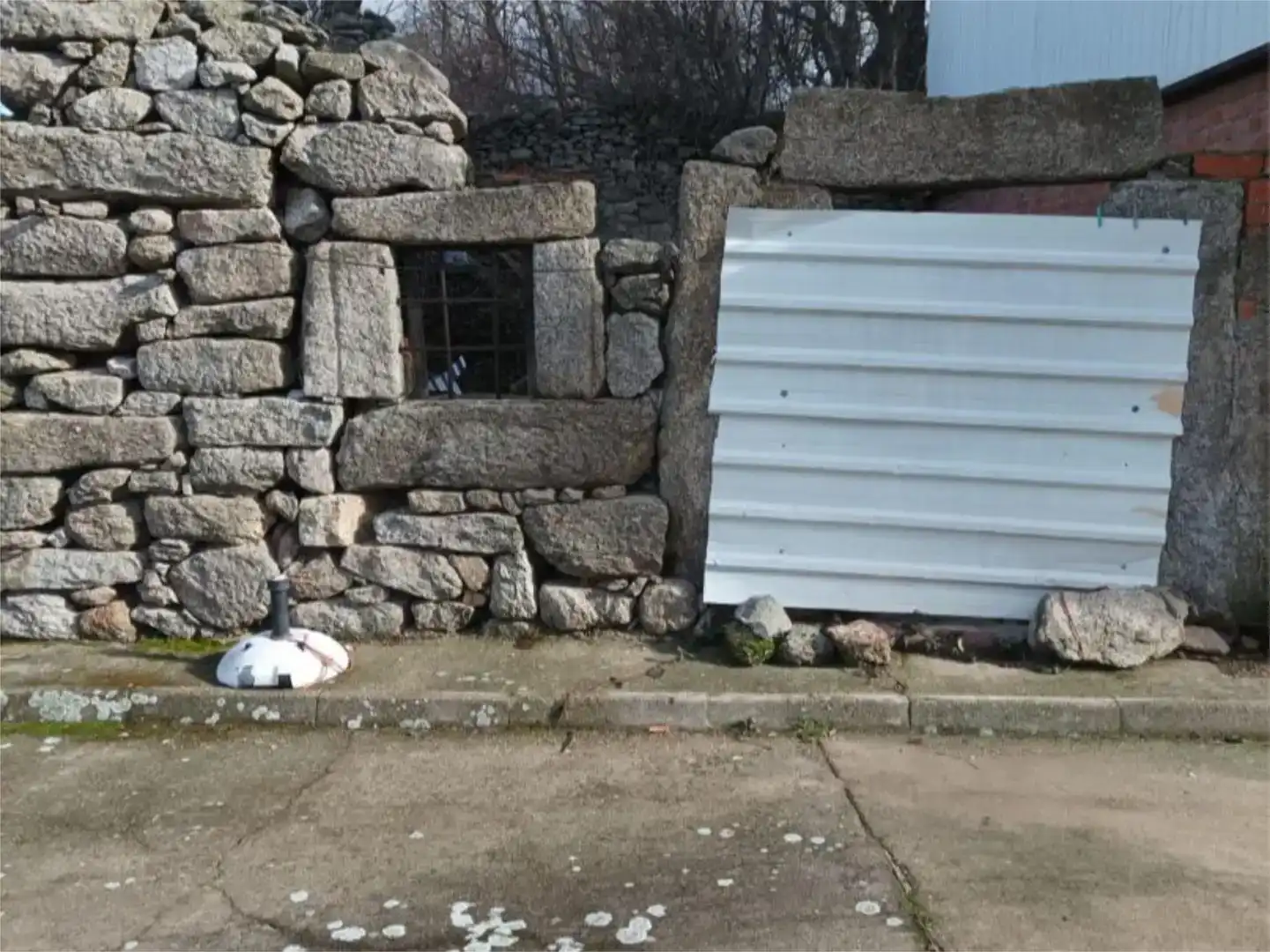 Vista exterior de Terreno en venta en Navarrevisca, Ávila