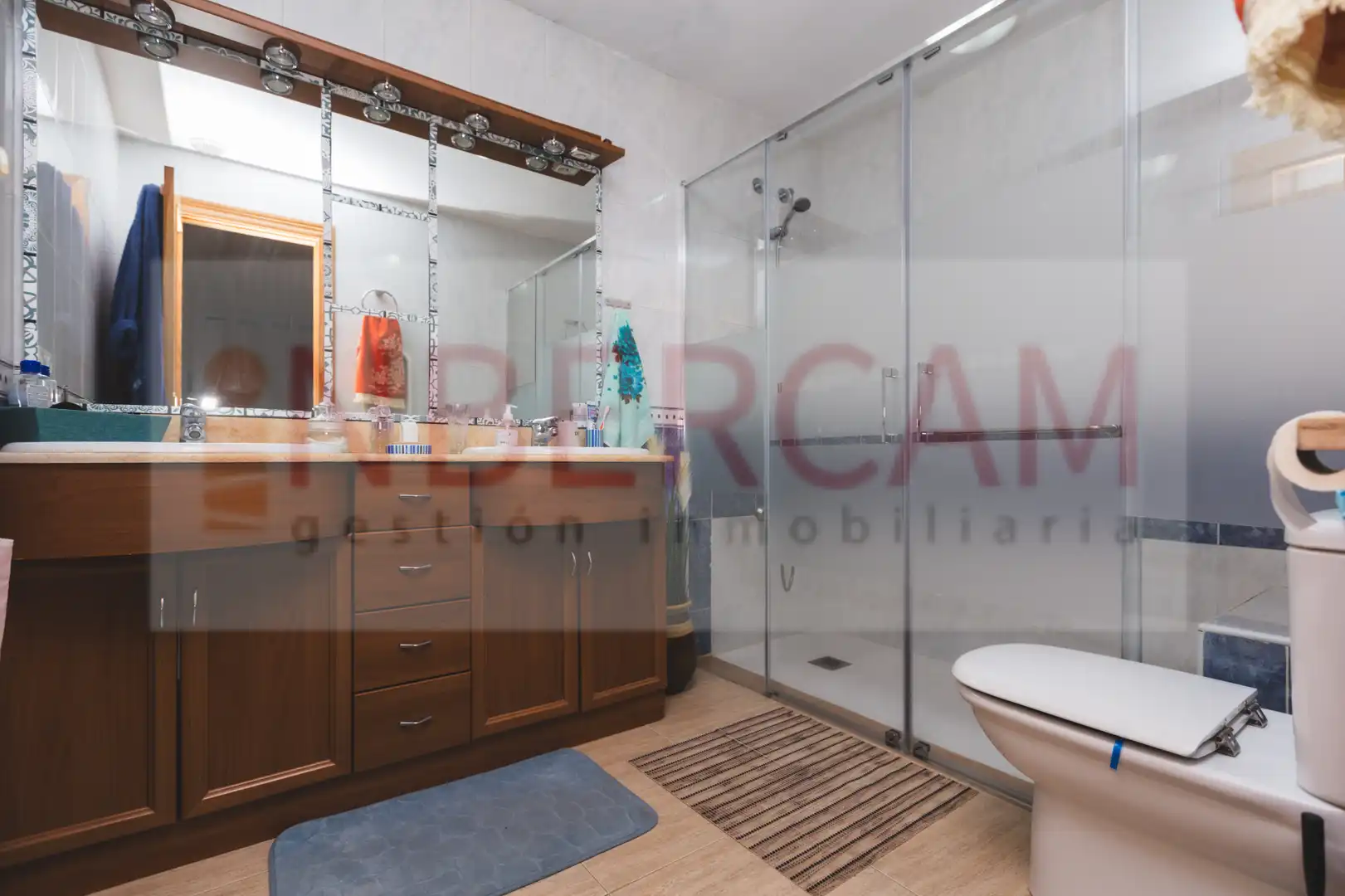 Baño de Piso en venta en El Ejido con Aire acondicionado, Terraza y Amueblado