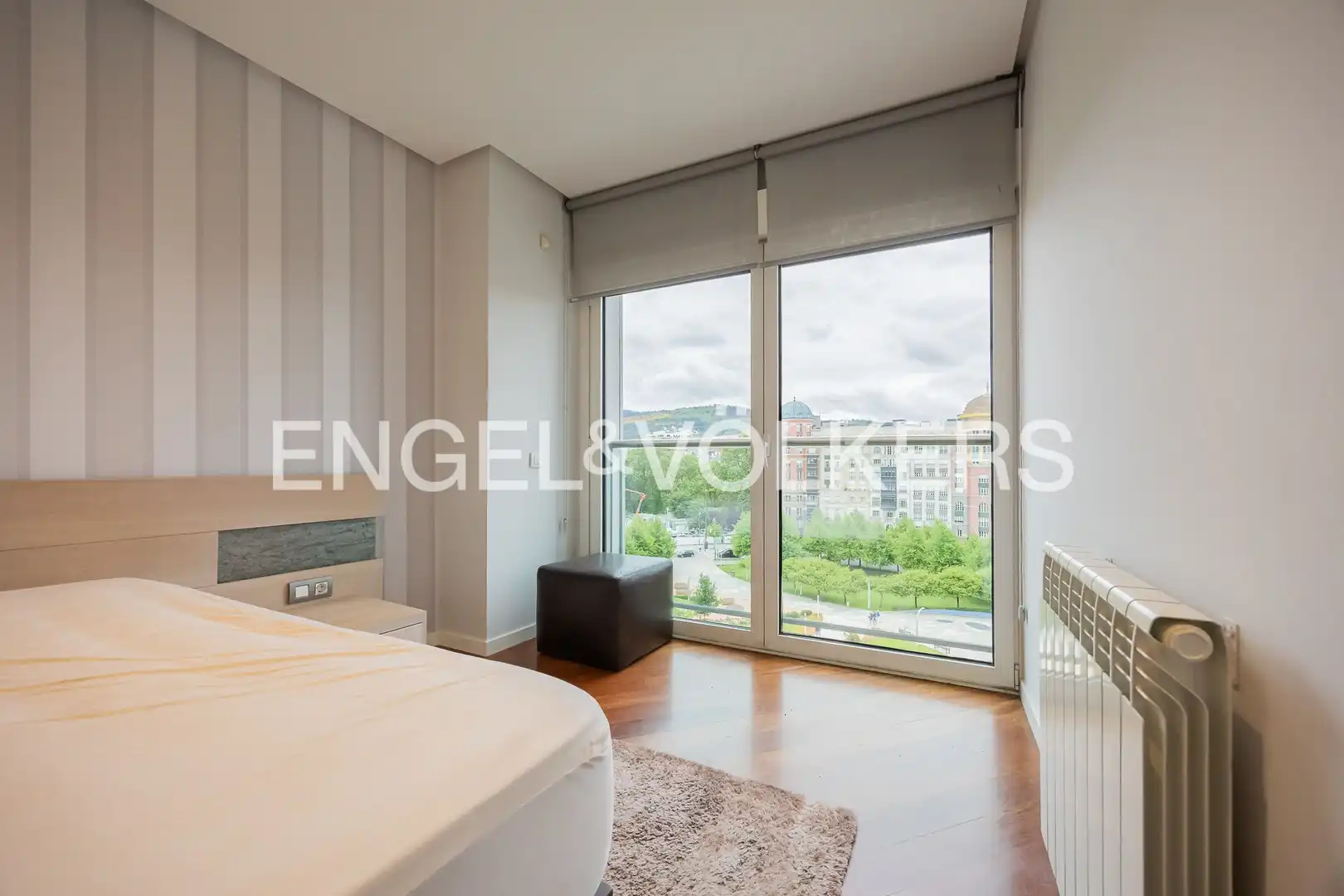 Bedroom of Flat for sale in Bilbao   with Air Conditioner, Heating and Parquet flooring