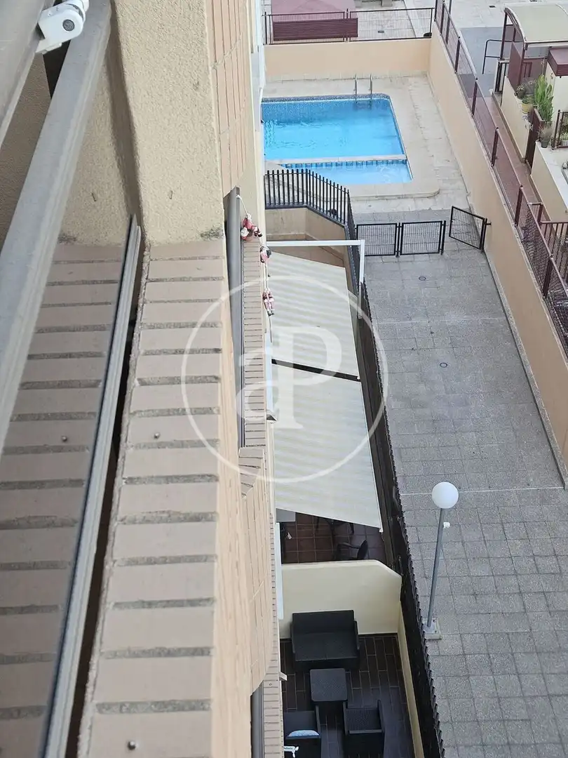 Terraza de Piso de alquiler en Sagunto / Sagunt con Amueblado, Balcón y Piscina comunitaria