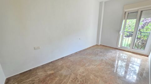 Foto 2 de Piso de alquiler en Calle Miguel Delibes, La Zubia Ciudad, La Zubia