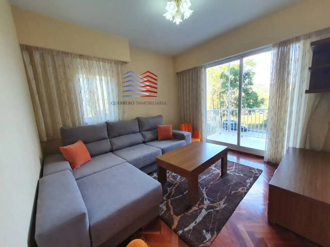 Living room of Flat for rent in Ourense Capital   with Heating, Parquet flooring and Storage room