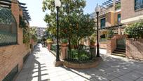 Vista exterior de Casa adosada en venda en  Granada Capital amb Aire condicionat, Terrassa i Balcó