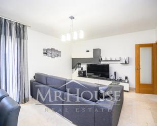 Living room of Flat for sale in Parla  with Air Conditioner, Heating and Terrace