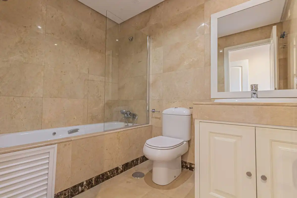 Erdgeschosswohnung mit Pool zur Miete in La Alcaidesa, imagen 6