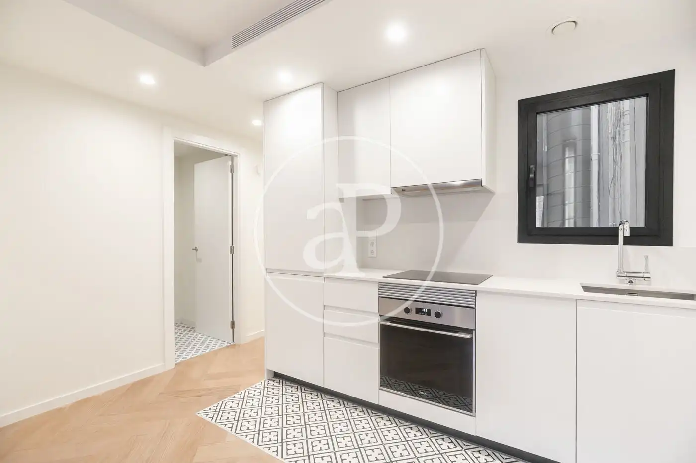 Küche von Wohnung zum Verkauf in Barcelona mit Klimaanlage, Heizung und Balkon