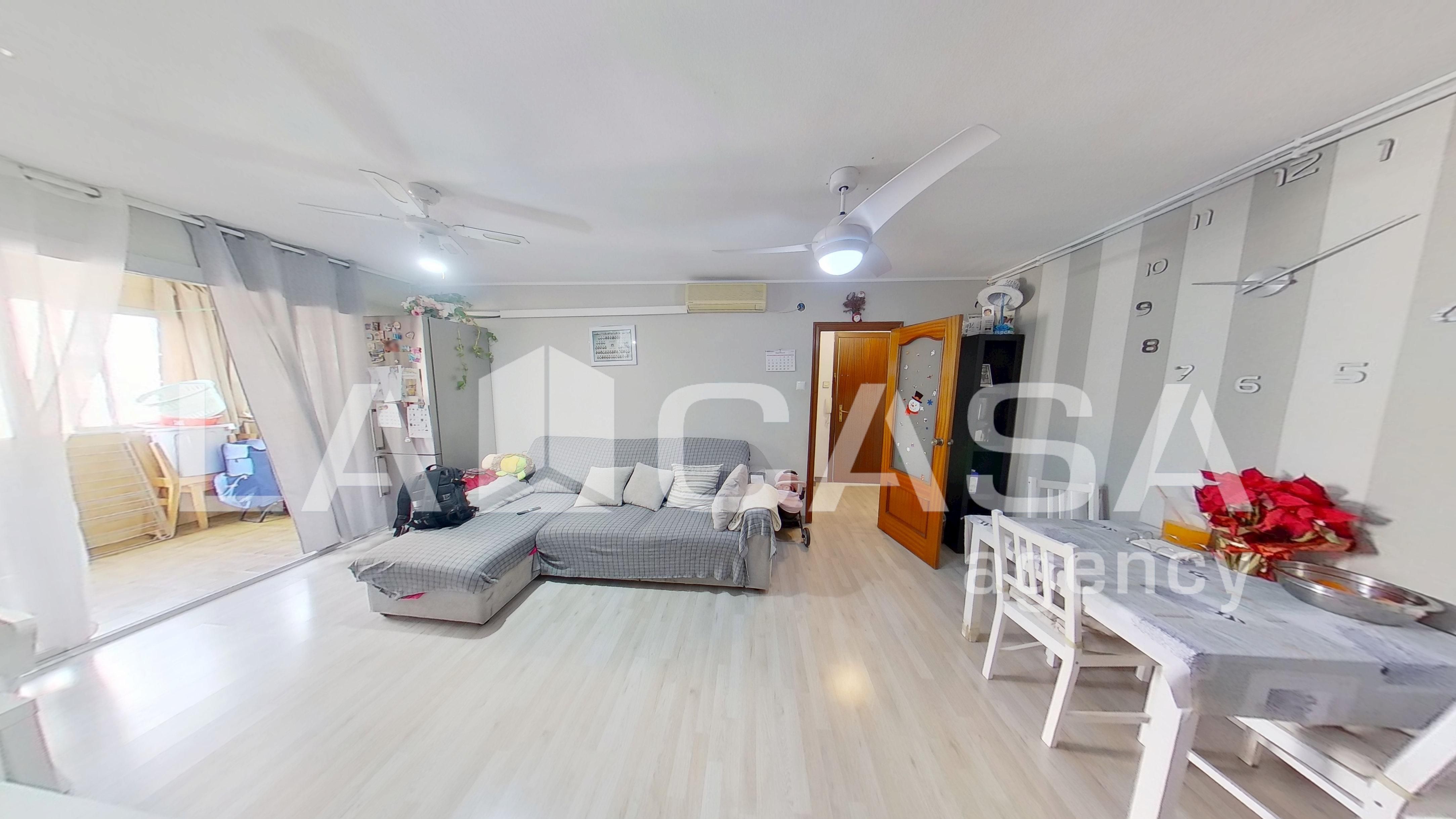 Flat for sale in  Barcelona Capital  with Balcony