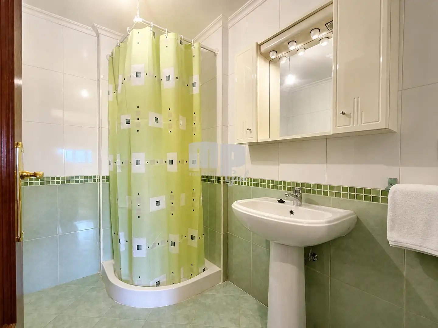 Bathroom of Flat for sale in Mondariz  with Heating and Storage room