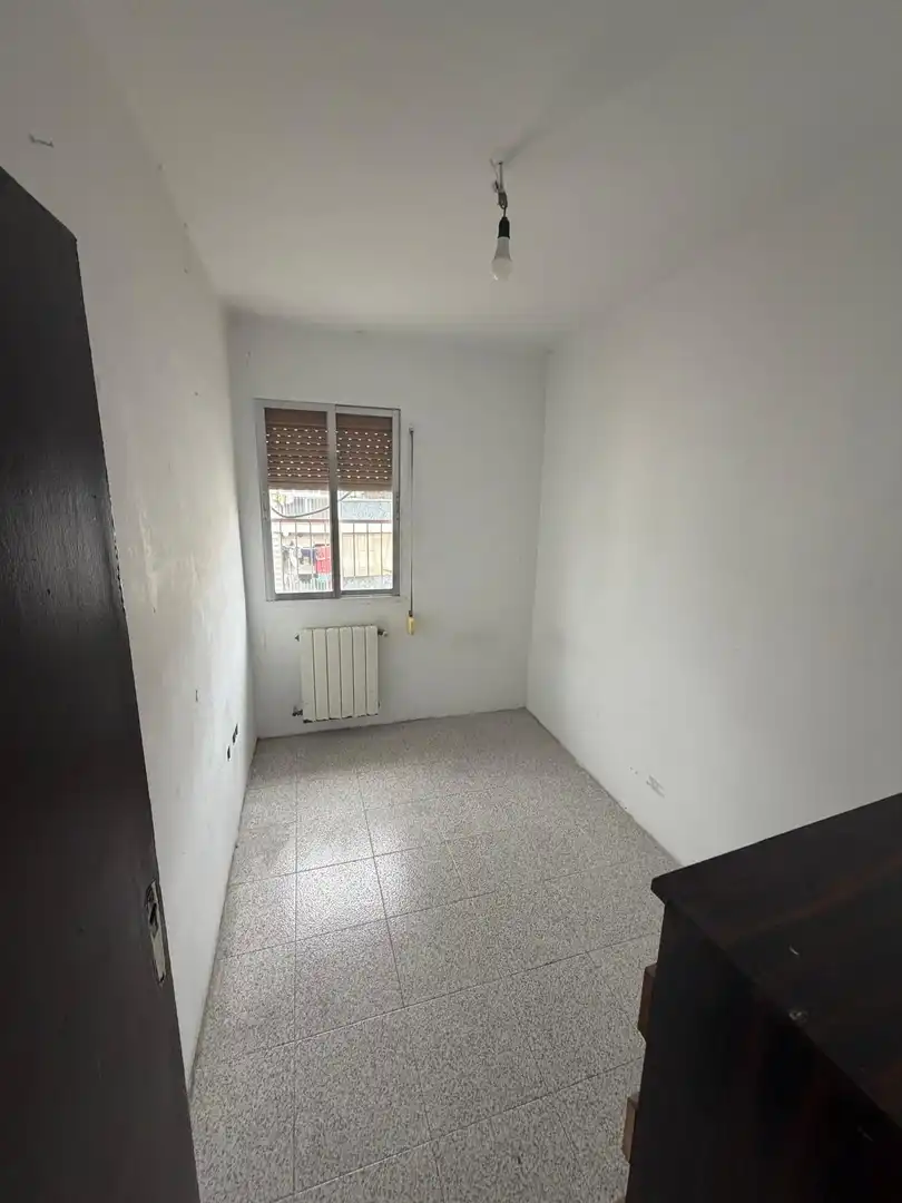 Schlafzimmer von Wohnung zum Verkauf in Cornellà de Llobregat mit Klimaanlage und Heizung
