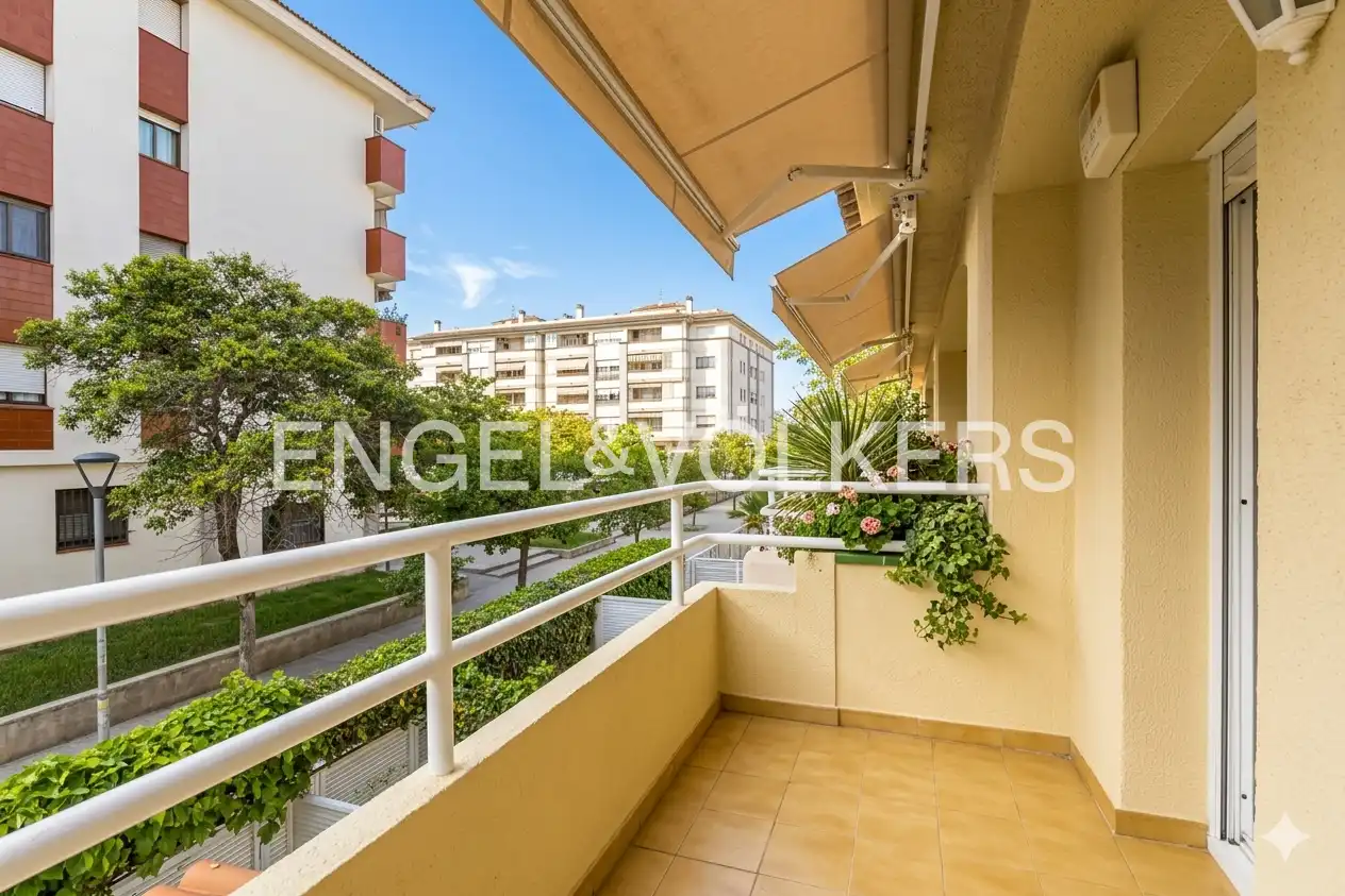 Balcony of Houses for sale in Vilanova i la Geltrú  with Air Conditioner, Heating and Private garden