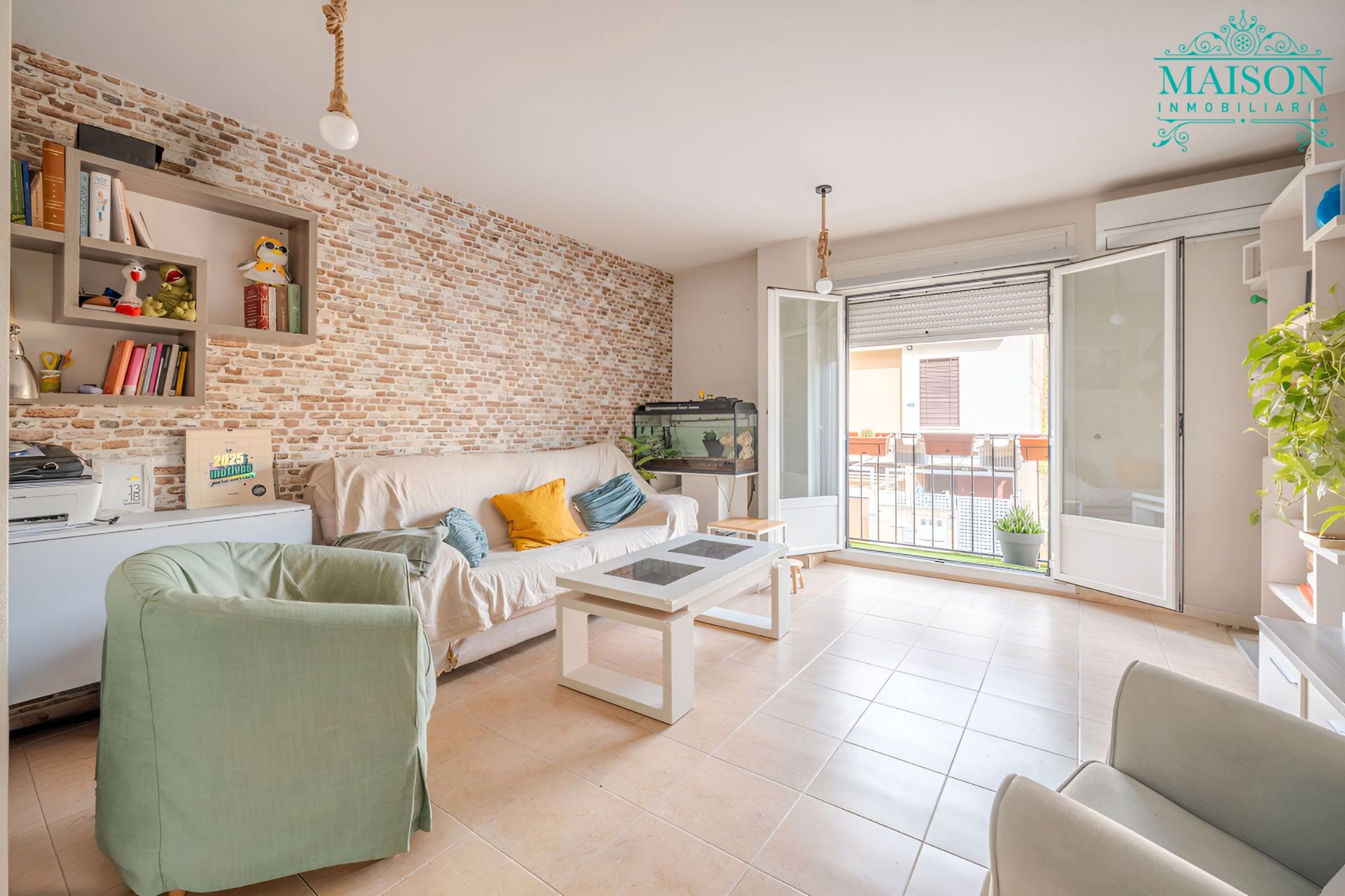 Living room of Duplex for sale in Valdeolmos-Alalpardo  with Air Conditioner, Heating and Storage room