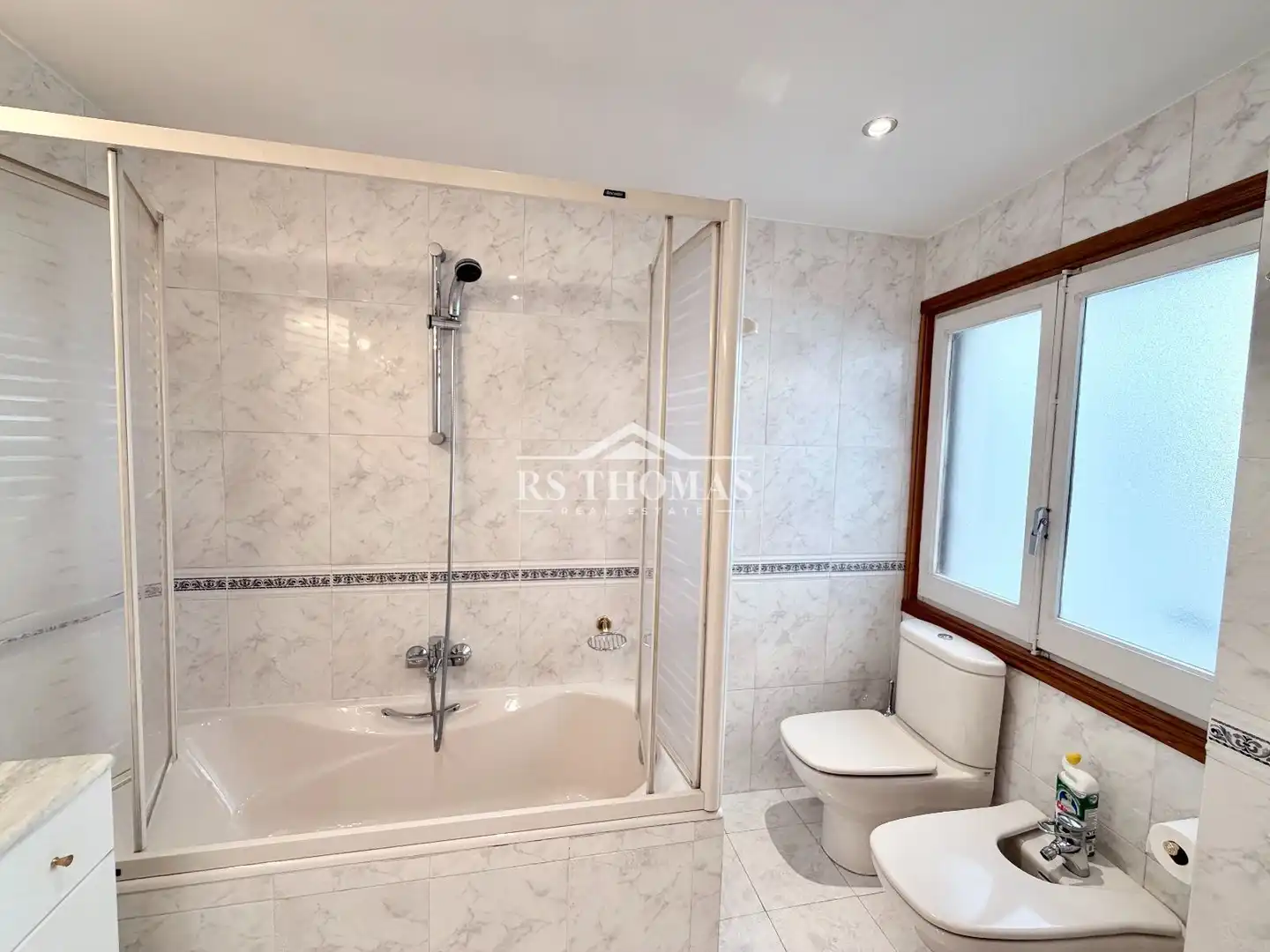 Baño de Ático de alquiler en Andorra la Vella con Calefacción y Terraza