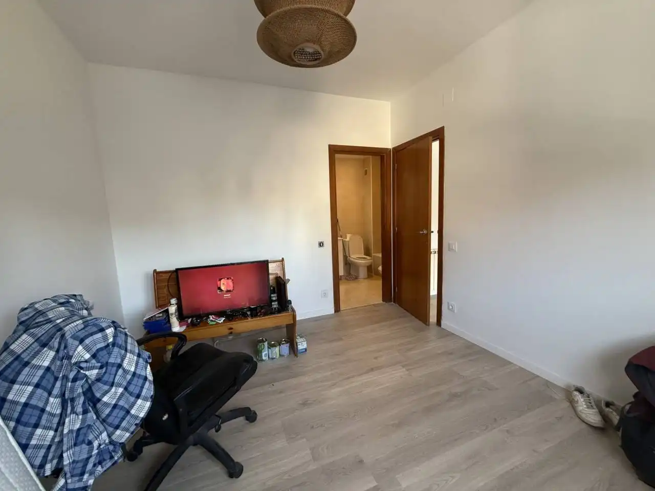 Habitación de Piso en venta en Sabadell con Calefacción, Parquet y Alarma
