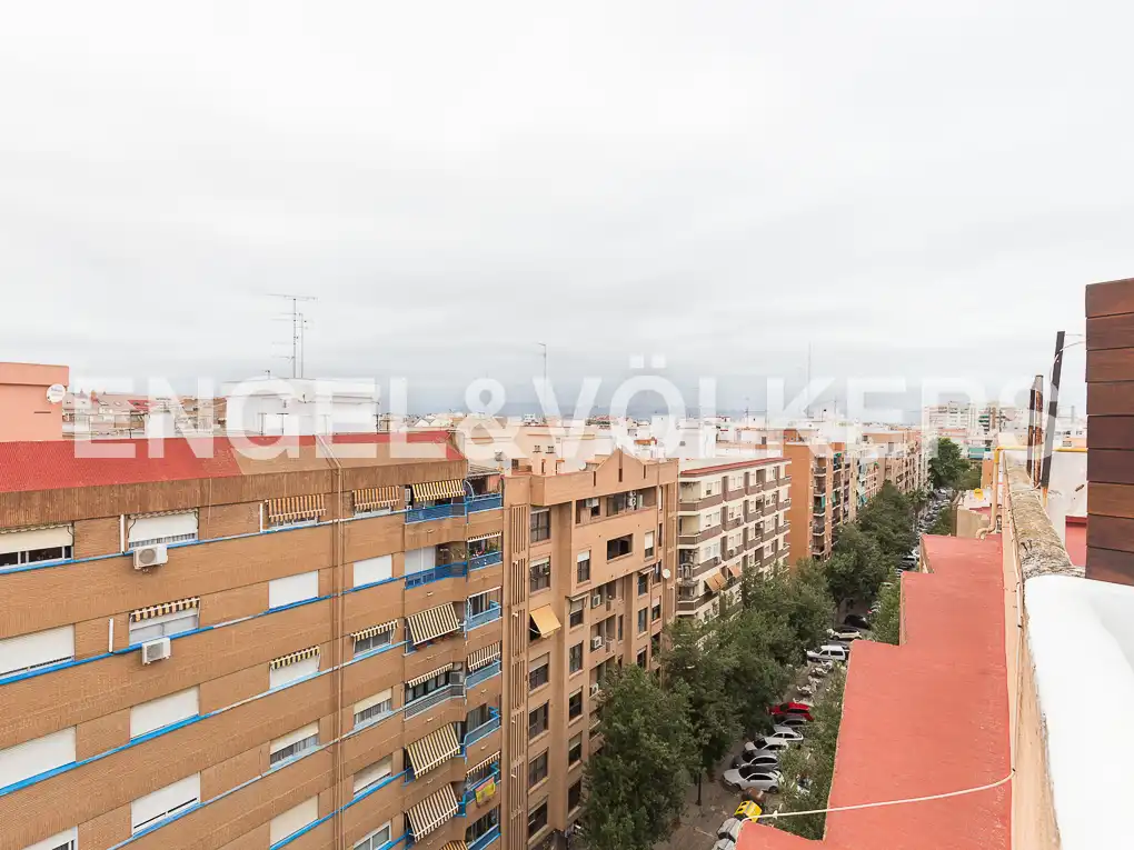 Vista exterior de Àtic de lloguer en Valencia amb Aire condicionat, Calefacció i Parquet