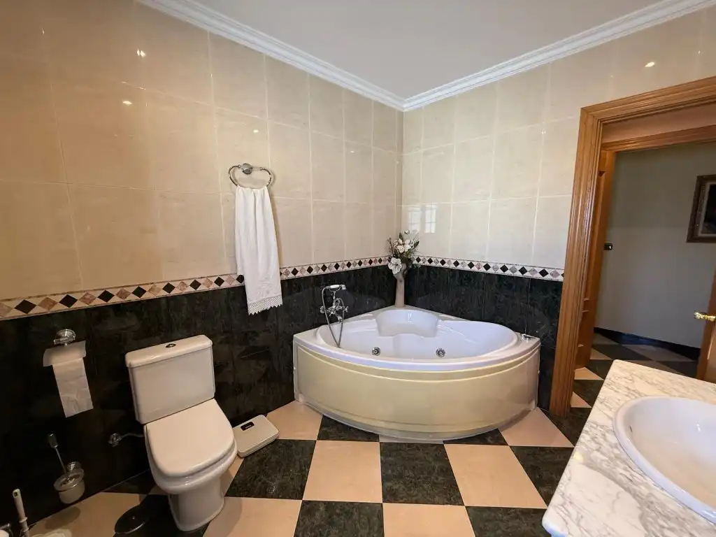 Bathroom of Houses for sale in Zafarraya  with Terrace, Storage room and Furnished