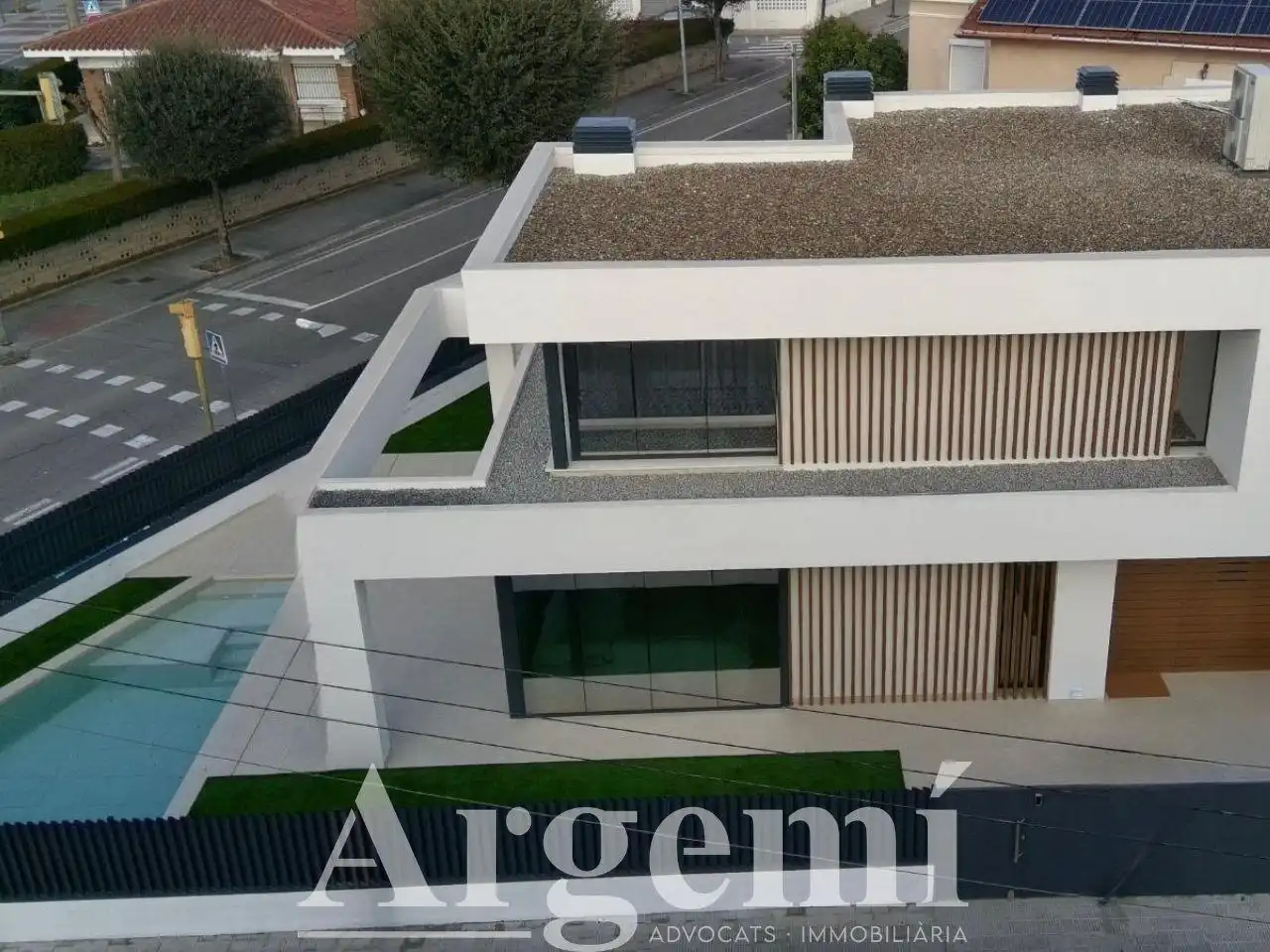 Vista exterior de Casa o chalet en venta en Santa Perpètua de Mogoda con Aire acondicionado, Jardín privado y Piscina