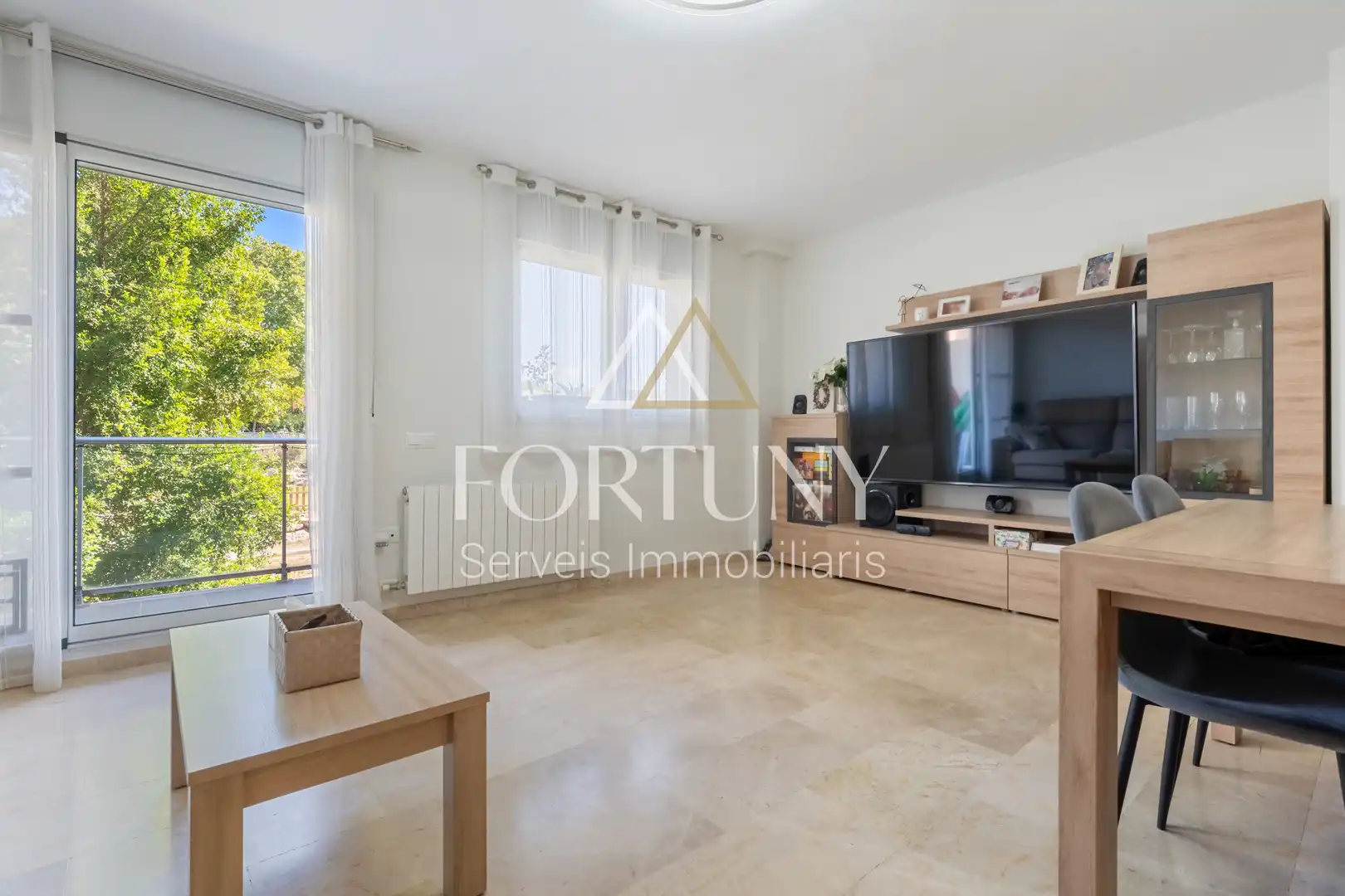 Exterior view of Flat for sale in Reus  with Air Conditioner, Swimming Pool and Balcony