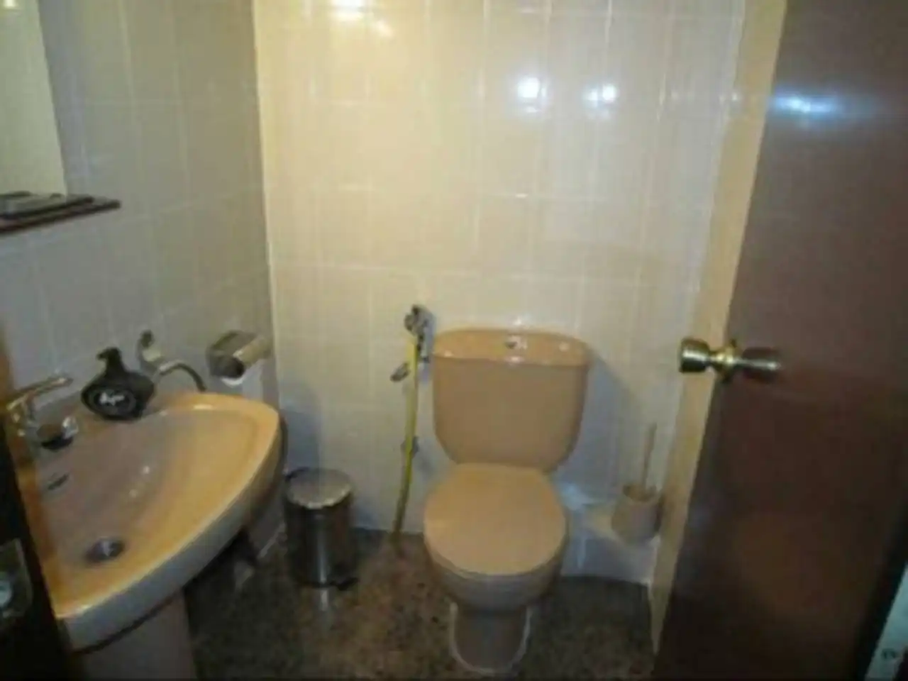 Baño de Local de alquiler en Badalona con Aire acondicionado