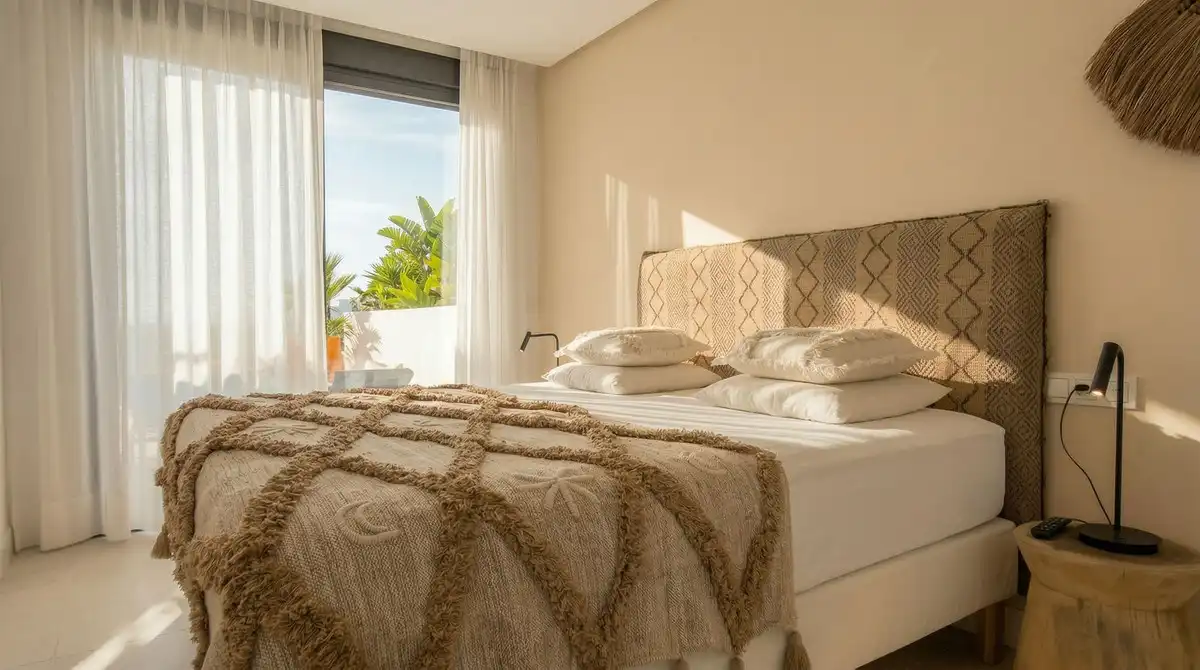 Habitación de Dúplex en venta en Marbella con Aire acondicionado, Terraza y Trastero