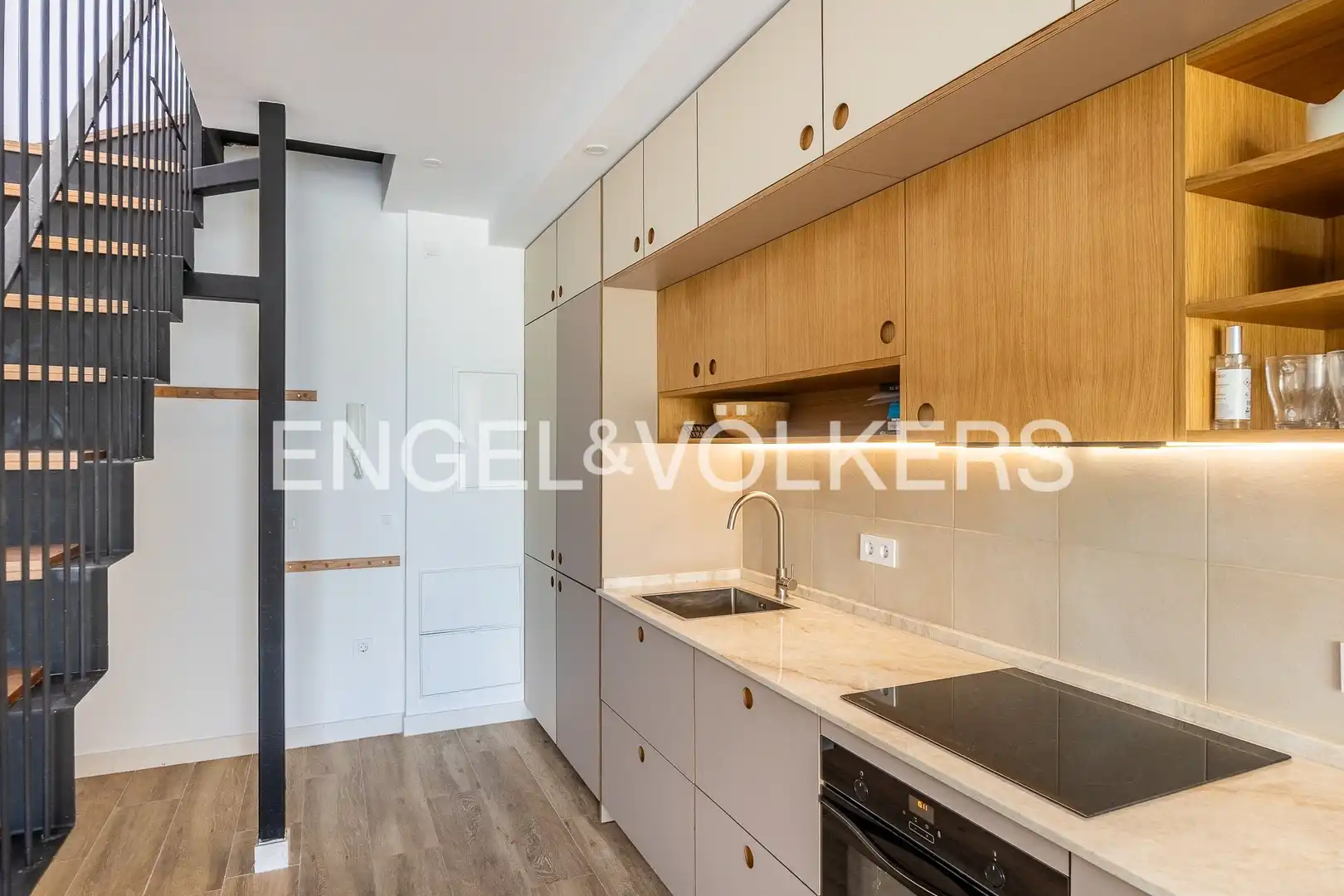 Kitchen of Duplexes for sale in Sevilla  with Air Conditioner, Heating and Terrace