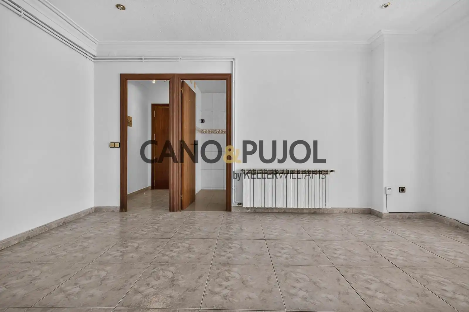 Sala de estar de Piso en venta en Palau-solità i Plegamans con Calefacción y Terraza