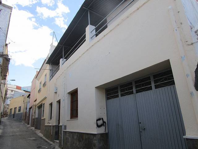 Casa-chalet en Venta en CL Los Cerezos en Berja