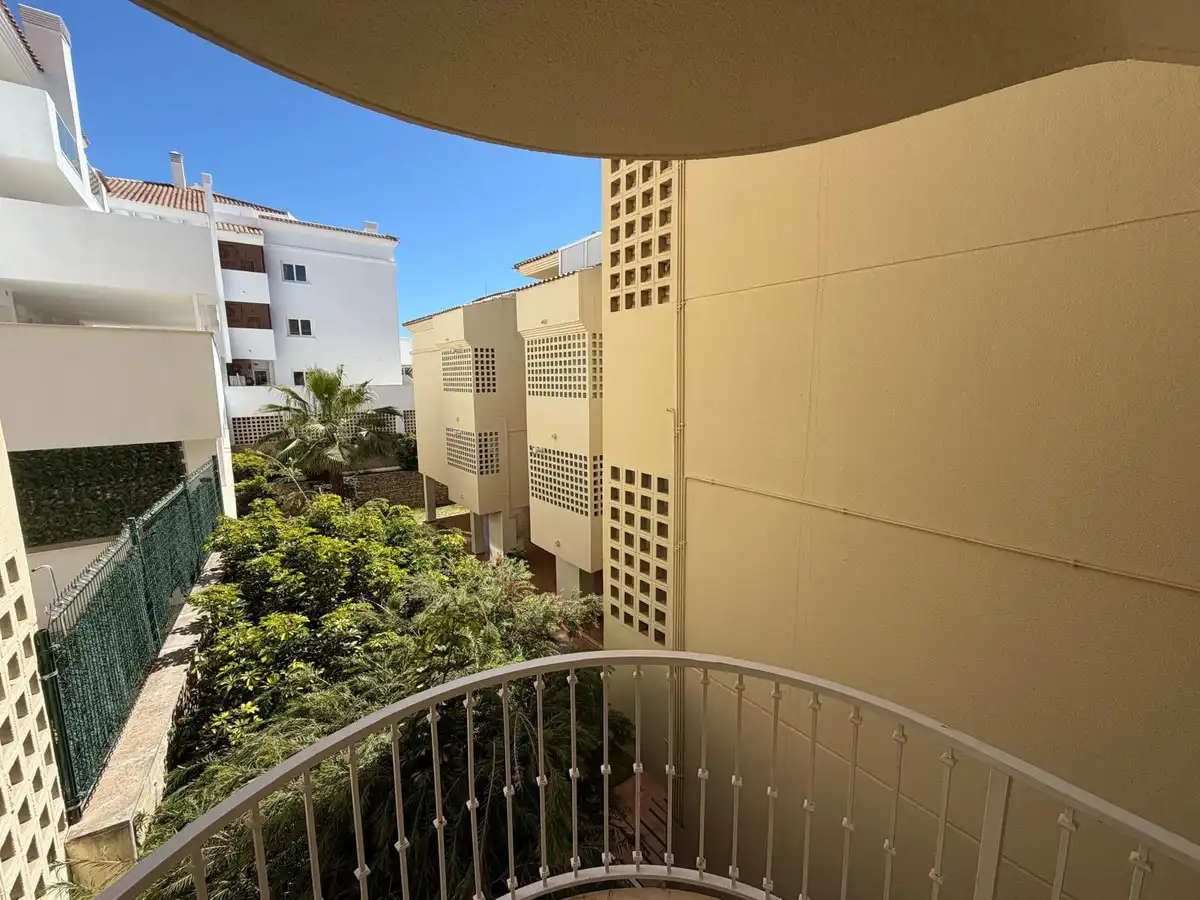 Terrassa de Apartament en venda en Fuengirola amb Aire condicionat, Moblat i Piscina comunitària