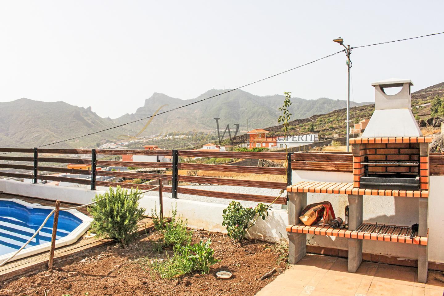 Vista exterior de Casa o xalet en venda en Santiago del Teide amb Terrassa, Piscina i Moblat
