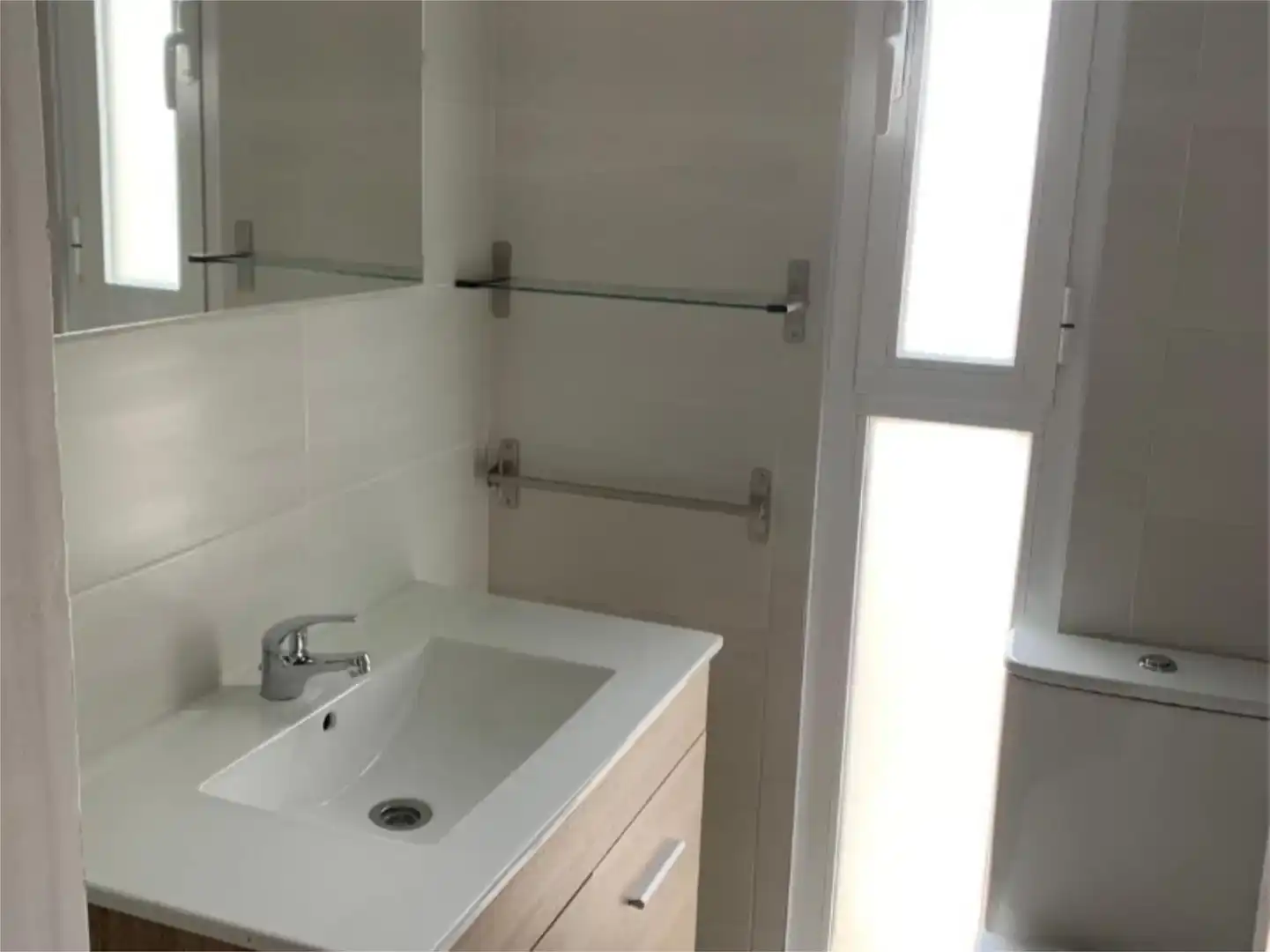 Baño de Apartamento de alquiler en Corinto - Almarda