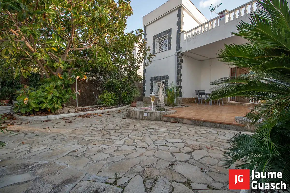 Terrassa de Casa o xalet en venda en Torredembarra amb Aire condicionat, Calefacció i Jardí privat